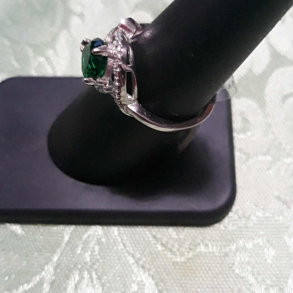 Sterling silver simulated Emerald cz ring sz 7 - Picture 3 of 5